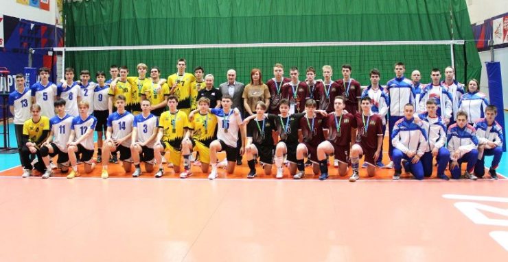 В Нижневартовске финишировало первенство ХМАО-Югры по волейболу среди юношей до 19 лет.